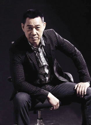 张丰毅 